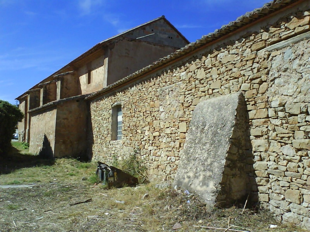 Almacén adosado a la ermita